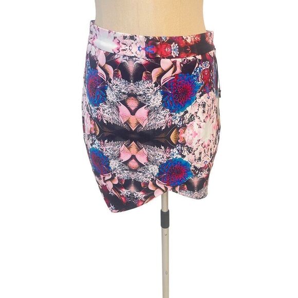 Lovers and Friends Asymmetrical Mini Skirt Neiman Marcus NWT Med fits Small $150 - Picture 2 of 6